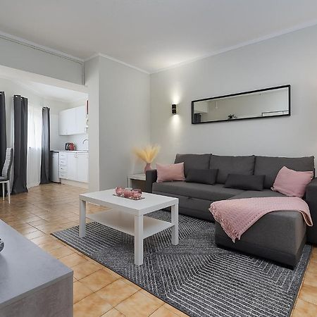 Sunny Flat W/ Balcony & Pool By Lovelystay Portimão Extérieur photo