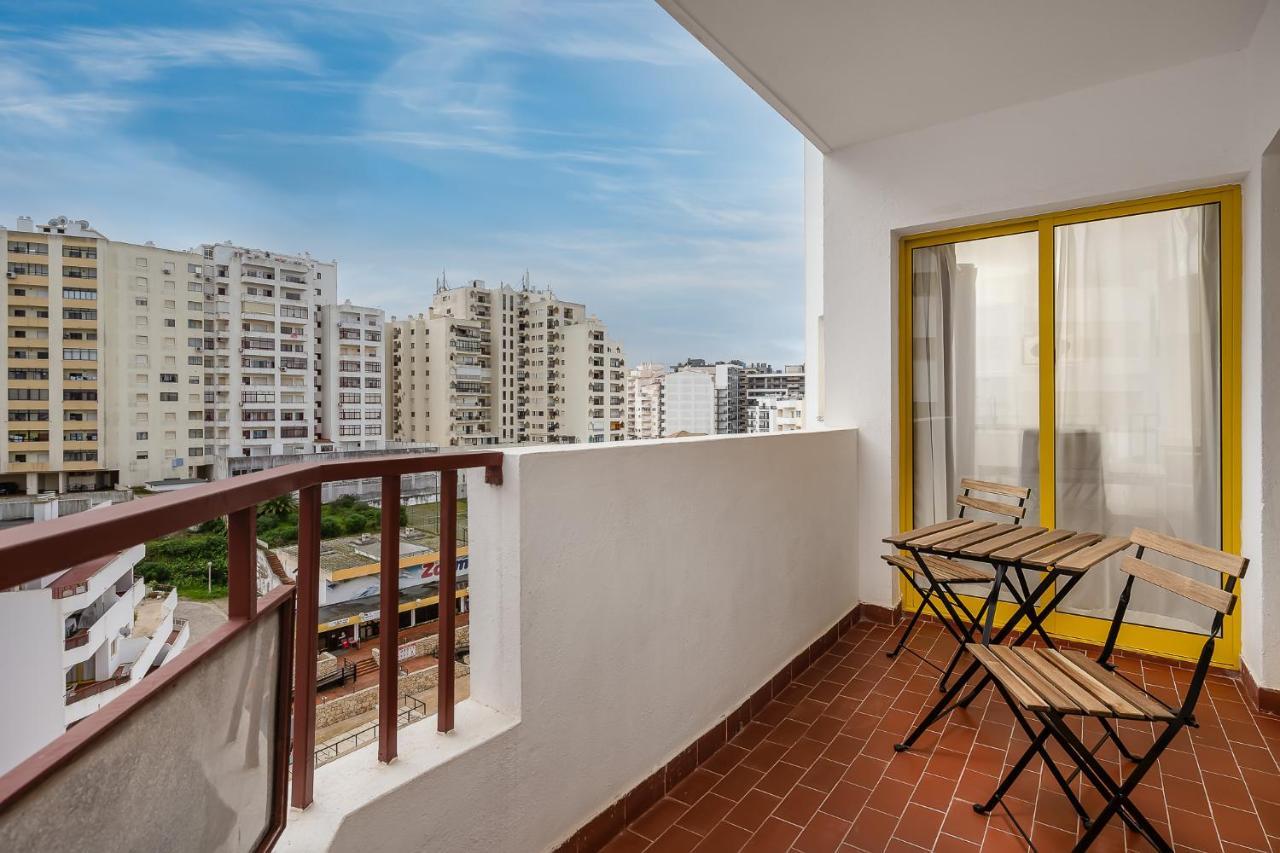 Sunny Flat W/ Balcony & Pool By Lovelystay Portimão Extérieur photo
