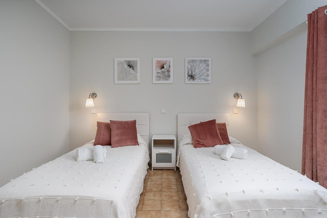 Sunny Flat W/ Balcony & Pool By Lovelystay Portimão Extérieur photo