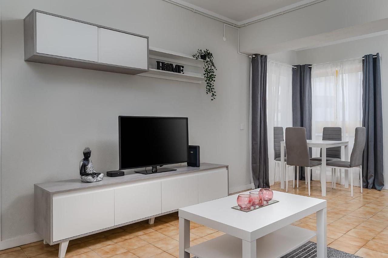 Sunny Flat W/ Balcony & Pool By Lovelystay Portimão Extérieur photo