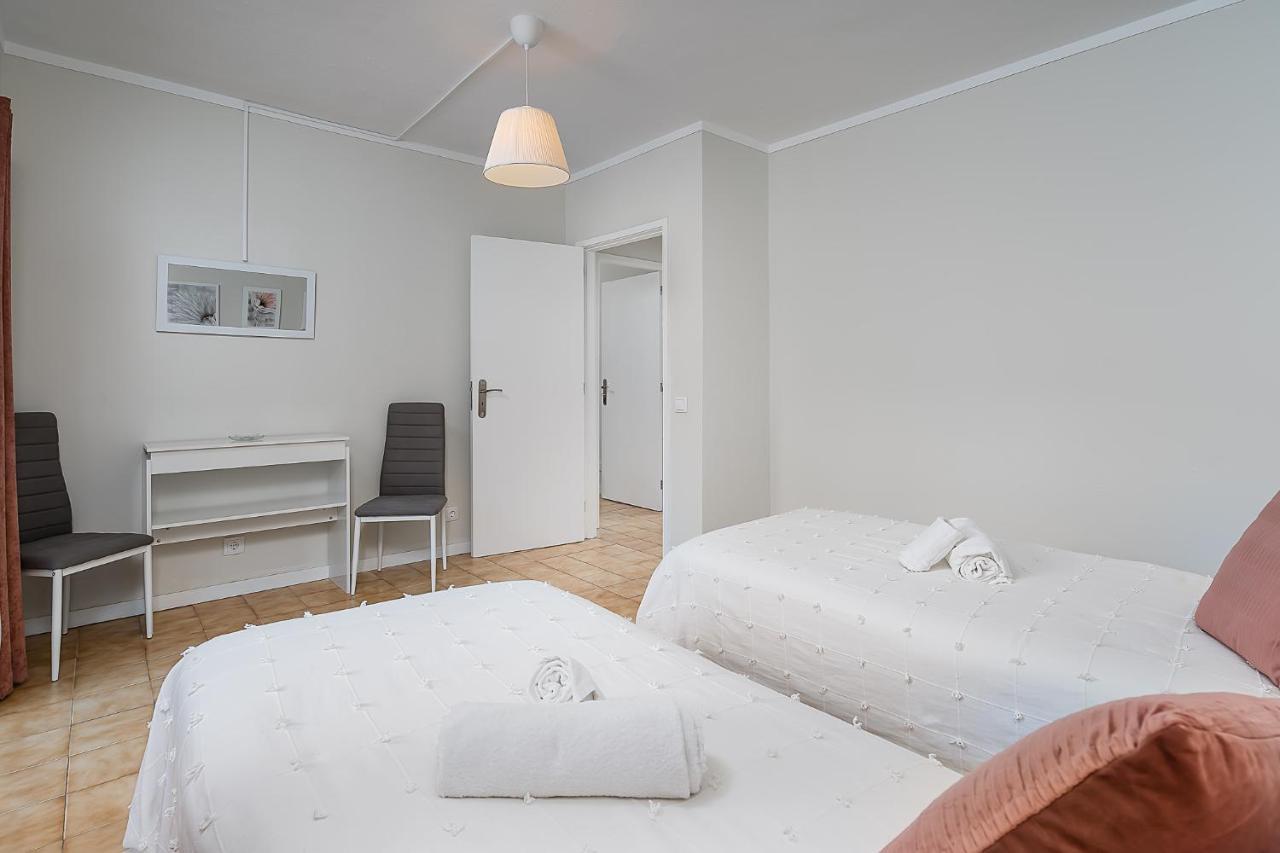 Sunny Flat W/ Balcony & Pool By Lovelystay Portimão Extérieur photo